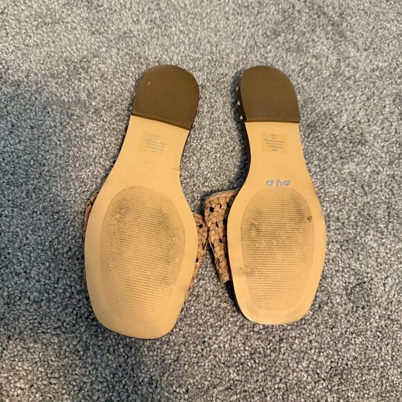 MARC FISHER Slides, Size 6.5, Woven, Spike Details - Picture 3 of 6